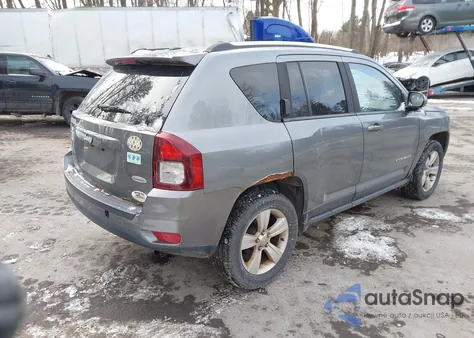 2014 Jeep Compass Latitude z USA, uszkodzony, nr VIN 1C4NJDEB4ED621620